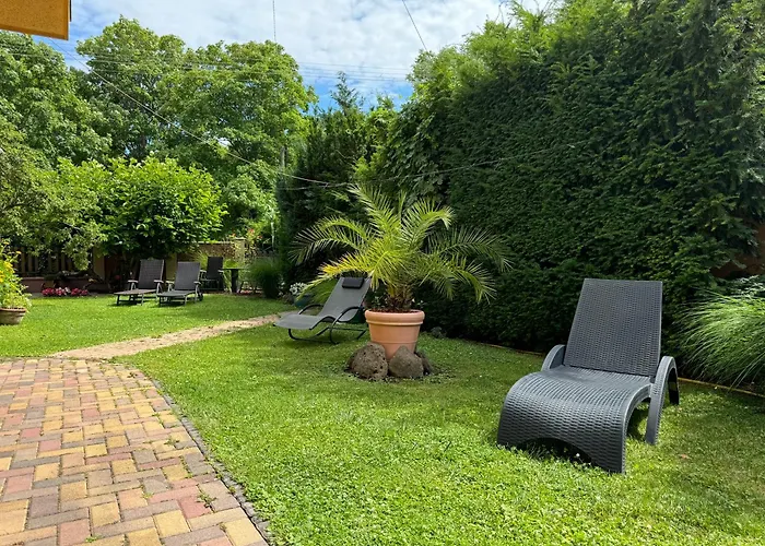 Rozsa Apartman 2