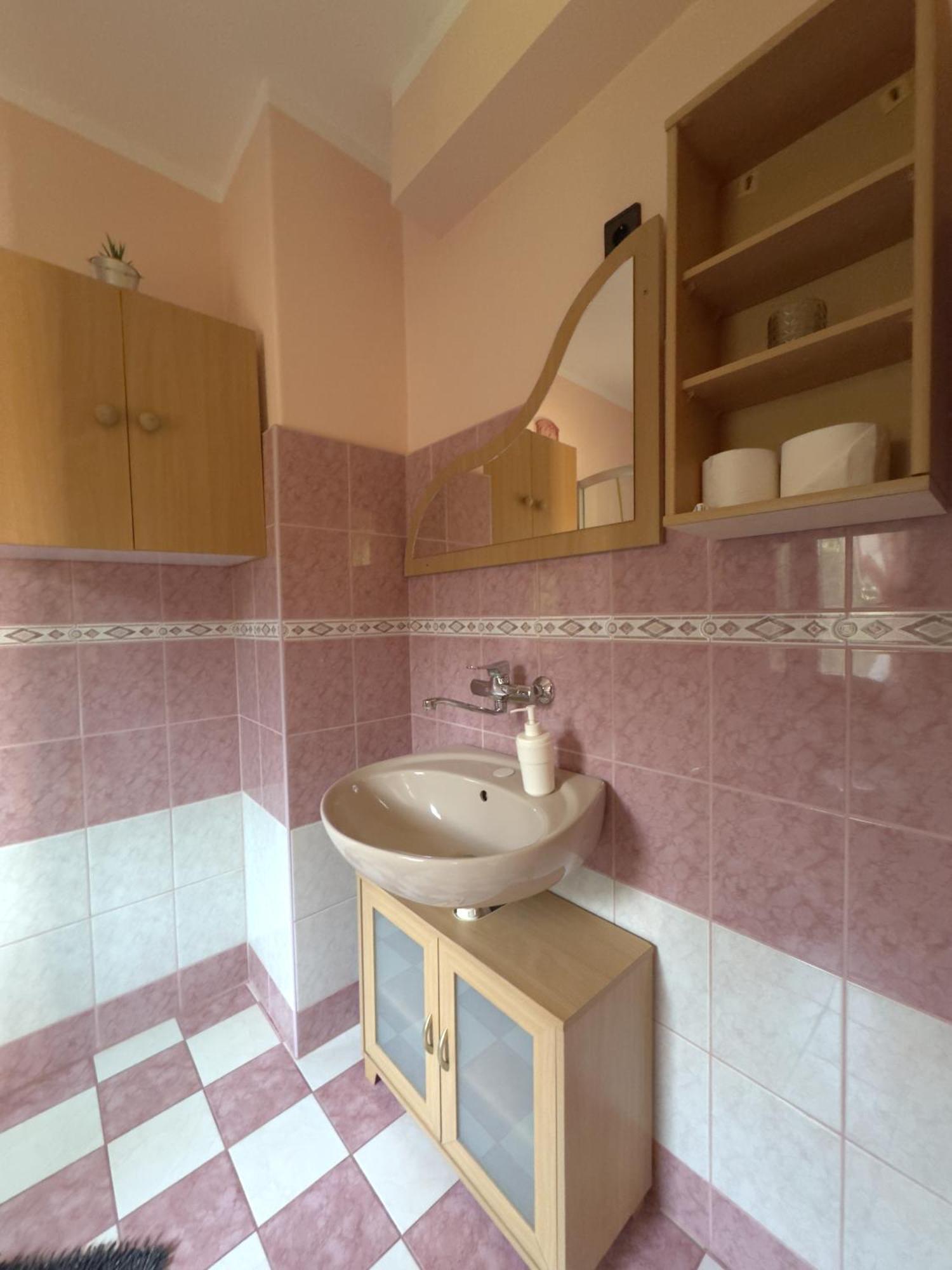 Rozsa 2 Apartmán Alsóörs